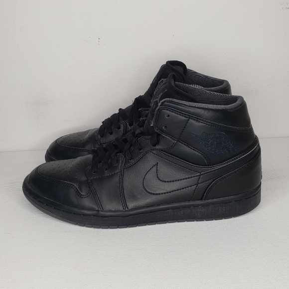 Jordan Other - Air Jordan 1 Mid Black